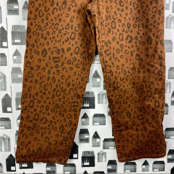 Universal thread, new with tags, vintage animal, print jeans - Picture 6 of 6